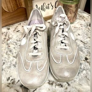 Mephisto Yael Leather Runoff Air-Jet System Women's Shoes/Sneakers Sz 10